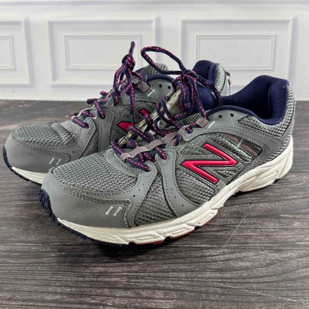 Women's 9.5 New Balance 1540v2 Gray & Purple Sneakers